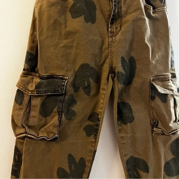 Smoke Rise NY | Cargo-Style Patterned Pants - Picture 4 of 12